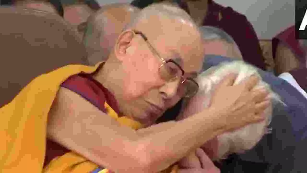 Dalai Lama’s birthday : ದಲೈ ಲಾಮಾರ 90ನೇ ಜನ್ಮದಿನ: ನಾನಾ ದೇಶಗಳ ಗಣ್ಯರಿಂದ ಶುಭಾಶಯ Dalai Lama’s birthday : ದಲೈ ಲಾಮಾರ 90ನೇ ಜನ್ಮದಿನ: ನಾನಾ ದೇಶಗಳ ಗಣ್ಯರಿಂದ ಶುಭಾಶಯ