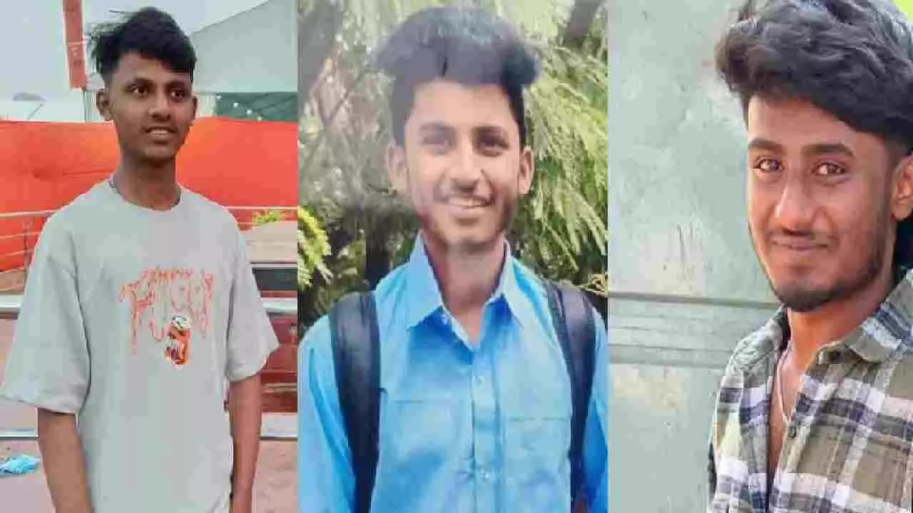 ಮಂತ್ರಾಲಯಕ್ಕೆ ಭೇಟಿದ್ದ ಮೂವರು ಯುವಕರು ತುಂಗಭದ್ರಾ ನದಿಯಲ್ಲಿ ನೀರುಪಾಲು ಮಂತ್ರಾಲಯಕ್ಕೆ ಭೇಟಿದ್ದ ಮೂವರು ಯುವಕರು ತುಂಗಭದ್ರಾ ನದಿಯಲ್ಲಿ ನೀರುಪಾಲು