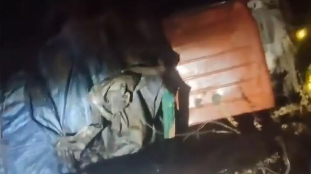 Lorry overturns on mini truck in Andhra Pradesh; nine dead, 11 injured Lorry overturns on mini truck in Andhra Pradesh; nine dead, 11 injured