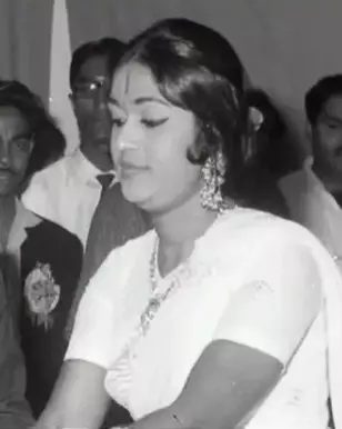 ಅಭಿನಯ ಸರಸ್ವತಿ ಬಿ. ಸರೋಜಾದೇವಿ ಅಸ್ತಂಗತ : ಕನ್ನಡತು ಪೈಂಗಿಳಿಯ ಅಮರ ಕಲಾಪಯಣ ಅಭಿನಯ ಸರಸ್ವತಿ ಬಿ. ಸರೋಜಾದೇವಿ ಅಸ್ತಂಗತ : ಕನ್ನಡತು ಪೈಂಗಿಳಿಯ ಅಮರ ಕಲಾಪಯಣ