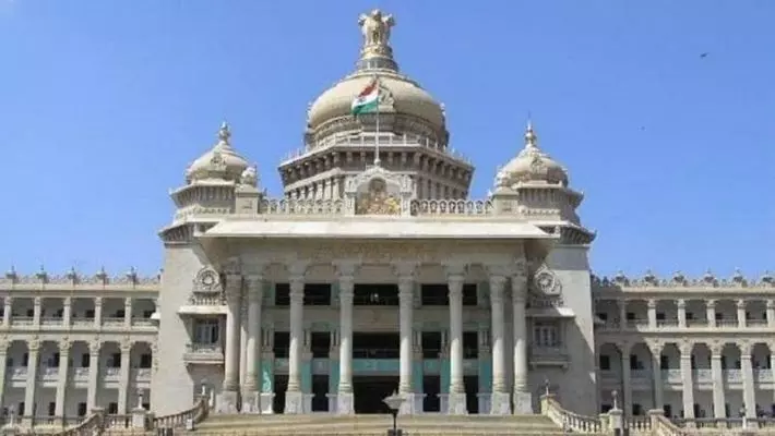 ರಾಜ್ಯ ಪೊಲೀಸ್ ಇಲಾಖೆಯಲ್ಲಿ ಮಹತ್ವದ ಸರ್ಜರಿ: 34 ಐಪಿಎಸ್ ಅಧಿಕಾರಿಗಳ ವರ್ಗಾವಣೆ ರಾಜ್ಯ ಪೊಲೀಸ್ ಇಲಾಖೆಯಲ್ಲಿ ಮಹತ್ವದ ಸರ್ಜರಿ: 34 ಐಪಿಎಸ್ ಅಧಿಕಾರಿಗಳ ವರ್ಗಾವಣೆ