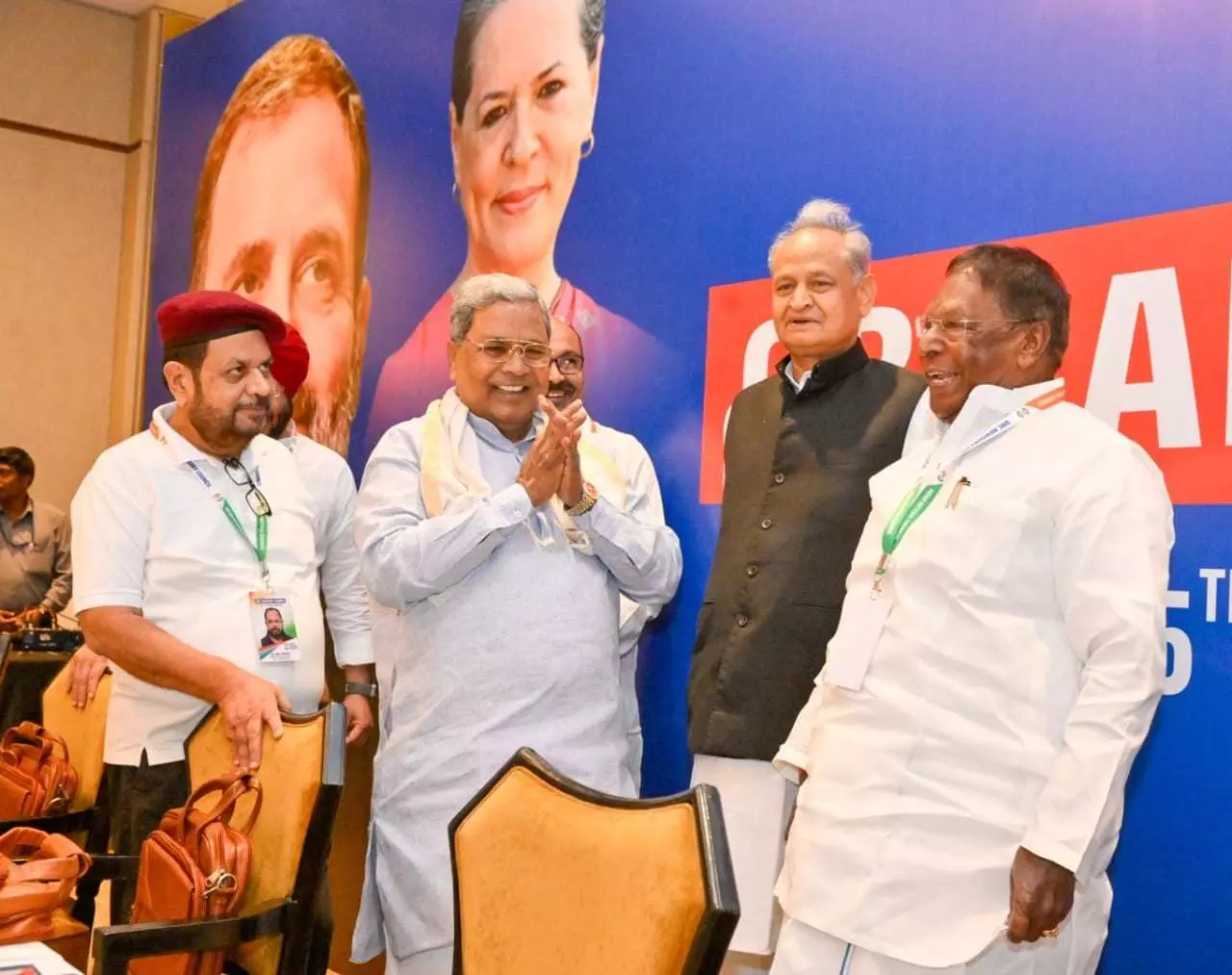 AICC OBC Meeting: ಸಿದ್ದರಾಮಯ್ಯ ಅಧ್ಯಕ್ಷತೆಯ ಒಬಿಸಿ ಸಲಹಾ ಮಂಡಳಿ ಸಭೆ ಮುಕ್ತಾಯ; ಮೂರು ಪ್ರಮುಖ ನಿರ್ಣಯಕ್ಕೆ ಒಮ್ಮತ AICC OBC Meeting: ಸಿದ್ದರಾಮಯ್ಯ ಅಧ್ಯಕ್ಷತೆಯ ಒಬಿಸಿ ಸಲಹಾ ಮಂಡಳಿ ಸಭೆ ಮುಕ್ತಾಯ; ಮೂರು ಪ್ರಮುಖ ನಿರ್ಣಯಕ್ಕೆ ಒಮ್ಮತ