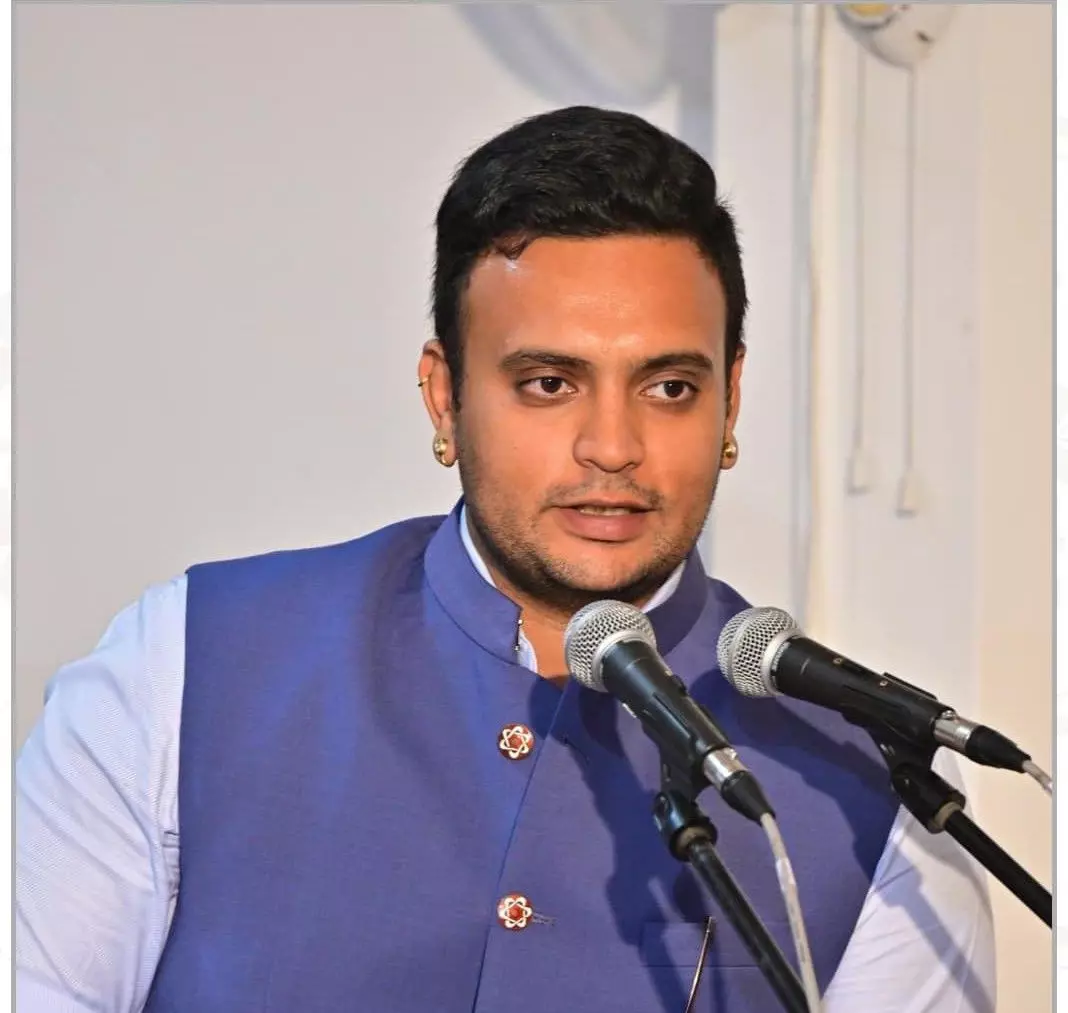 ಚಾಮುಂಡಿ ದೇಗುಲಕ್ಕೆ ಜಾತ್ಯತೀತ ಪಟ್ಟಿ ಅಂಟಿಸುವ ಅಗತ್ಯವಿಲ್ಲ; ಡಿಕೆಶಿ ಹೇಳಿಕೆಗೆ ರಾಜವಂಶಸ್ಥ ಯದುವೀರ್ ಆಕ್ರೋಶ ಚಾಮುಂಡಿ ದೇಗುಲಕ್ಕೆ ಜಾತ್ಯತೀತ ಪಟ್ಟಿ ಅಂಟಿಸುವ ಅಗತ್ಯವಿಲ್ಲ; ಡಿಕೆಶಿ ಹೇಳಿಕೆಗೆ ರಾಜವಂಶಸ್ಥ ಯದುವೀರ್ ಆಕ್ರೋಶ