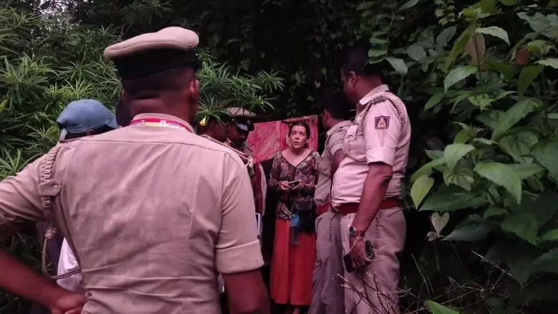 ಗೋಕರ್ಣದ ಗುಹೆಗಳೇಕೆ ವಿದೇಶಿ ಪ್ರವಾಸಿಗರಿಗೆ ಅಚ್ಚುಮೆಚ್ಚು ;  ರಷ್ಯಾ ಮಹಿಳೆಯಿಂದ ಬಯಲಾದ ಗುಟ್ಟುಗಳು...