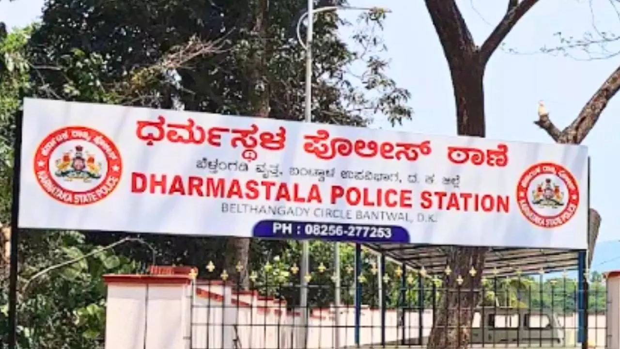 The Federal Ground Report | 11 ವರ್ಷ: 452 ಆತ್ಮಹತ್ಯೆ, 16 ಕೊಲೆ ; ಧರ್ಮಸ್ಥಳದ ಸುತ್ತ... ದರ್ಘಟನೆಗಳ ಹುತ್ತ... The Federal Ground Report | 11 ವರ್ಷ: 452 ಆತ್ಮಹತ್ಯೆ, 16 ಕೊಲೆ ; ಧರ್ಮಸ್ಥಳದ ಸುತ್ತ... ದರ್ಘಟನೆಗಳ ಹುತ್ತ...