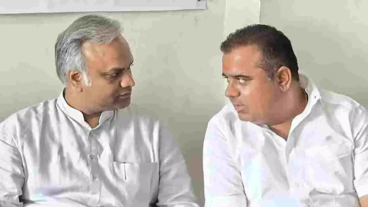ಡ್ರಗ್ಸ್ ಕೇಸ್: ಉಚ್ಚಾಟಿತ ಕಾಂಗ್ರೆಸ್ ಮುಖಂಡ ಲಿಂಗರಾಜ್ ಕಣ್ಣಿಗೆ ಜಾಮೀನು; ಸಿಬಿಐ ತನಿಖೆಗೆ ಆಗ್ರಹ ಡ್ರಗ್ಸ್ ಕೇಸ್: ಉಚ್ಚಾಟಿತ ಕಾಂಗ್ರೆಸ್ ಮುಖಂಡ ಲಿಂಗರಾಜ್ ಕಣ್ಣಿಗೆ ಜಾಮೀನು; ಸಿಬಿಐ ತನಿಖೆಗೆ ಆಗ್ರಹ