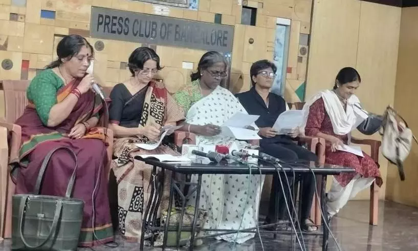 ಧರ್ಮಸ್ಥಳ ಪ್ರಕರಣ |ತನಿಖಾ ತಂಡದಿಂದ ಅನುಚೇತ್, ಸ್ವಾತಿ ನಿರ್ಗಮಿಸದಂತೆ ಹೋರಾಟಗಾರರ ಆಗ್ರಹ ಧರ್ಮಸ್ಥಳ ಪ್ರಕರಣ |ತನಿಖಾ ತಂಡದಿಂದ ಅನುಚೇತ್, ಸ್ವಾತಿ ನಿರ್ಗಮಿಸದಂತೆ ಹೋರಾಟಗಾರರ ಆಗ್ರಹ