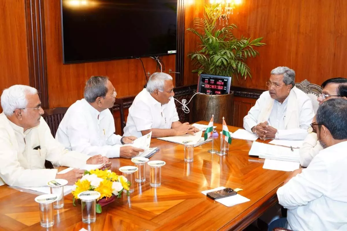 CM Siddaramaiah orders strict action against fertilizer hoarders CM Siddaramaiah orders strict action against fertilizer hoarders
