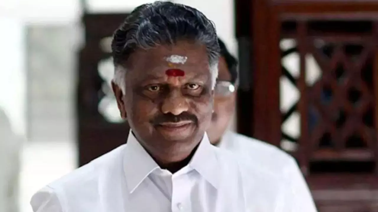 ಬಿಜೆಪಿ ನಿರ್ಲಕ್ಷ್ಯಕ್ಕೆ ಬೇಸತ್ತು ಎನ್ಡಿಎ ಮೈತ್ರಿಯಿಂದ ಹೊರಬಂದ ಒ. ಪನ್ನೀರ್ಸೆಲ್ವಂ ಬಿಜೆಪಿ ನಿರ್ಲಕ್ಷ್ಯಕ್ಕೆ ಬೇಸತ್ತು ಎನ್ಡಿಎ ಮೈತ್ರಿಯಿಂದ ಹೊರಬಂದ ಒ. ಪನ್ನೀರ್ಸೆಲ್ವಂ
