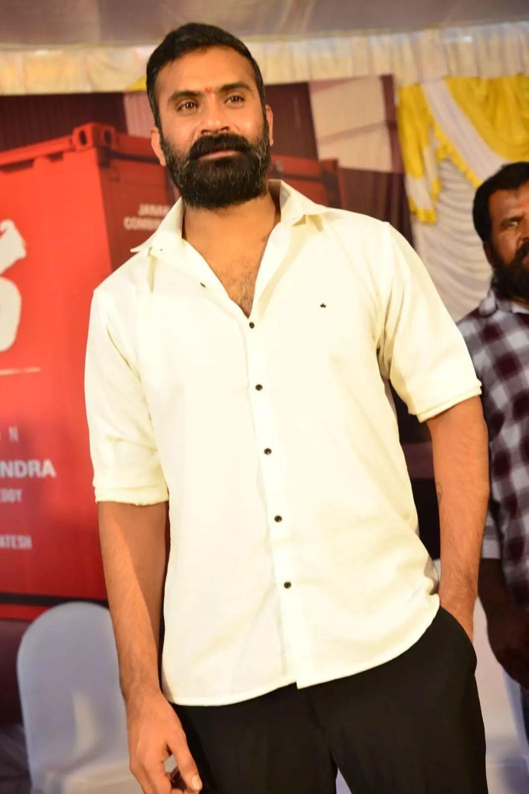 ಕರಾವಳಿ ಕಥೆ `ಲೂಸ್ ಮಾದ ಚಿತ್ರಕ್ಕೆ ಚಾಲನೆ; ಯೋಗೇಶ್ ನಾಯಕ ನಟ