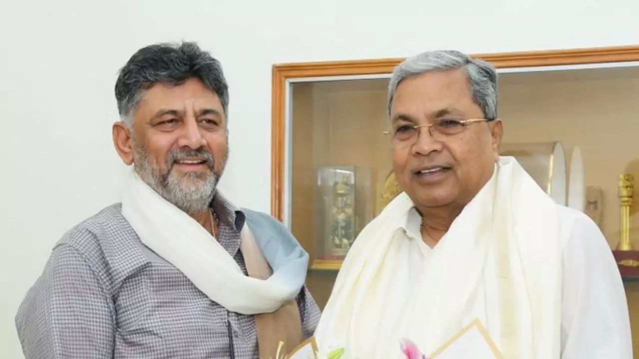 ಸಿದ್ದರಾಮಯ್ಯಗೆ 77ನೇ ಜನ್ಮದಿನ: ನಮ್ಮ ಕೈ ಹೀಗೆ ಜೊತೆಯಾಗಿರಲಿದೆ ಎಂದು ಹಾರೈಸಿದ ಡಿಕೆಶಿ ಸಿದ್ದರಾಮಯ್ಯಗೆ 77ನೇ ಜನ್ಮದಿನ: ನಮ್ಮ ಕೈ ಹೀಗೆ ಜೊತೆಯಾಗಿರಲಿದೆ ಎಂದು ಹಾರೈಸಿದ ಡಿಕೆಶಿ