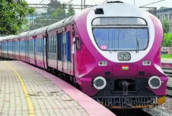 Bangalore Sub-Urban Rail Project | ಎಲ್&ಟಿ, ಕೆ-ರೈಡ್ ತಿಕ್ಕಾಟದಲ್ಲಿ ಉಪನಗರ ರೈಲು ಯೋಜನೆ ವಿಳಂಬ, ಏನಿದು ವಿವಾದ? Bangalore Sub-Urban Rail Project | ಎಲ್&ಟಿ, ಕೆ-ರೈಡ್ ತಿಕ್ಕಾಟದಲ್ಲಿ ಉಪನಗರ ರೈಲು ಯೋಜನೆ ವಿಳಂಬ, ಏನಿದು ವಿವಾದ?