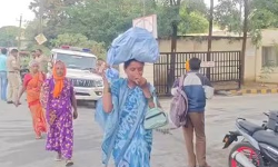 ಪ್ರಯಾಣಿಕರನ್ನು ಅರ್ಧದಲ್ಲೇ ಇಳಿಸಿದ ಕೆಎಸ್ಆರ್ಟಿಸಿ ಚಾಲಕ ಪ್ರಯಾಣಿಕರನ್ನು ಅರ್ಧದಲ್ಲೇ ಇಳಿಸಿದ ಕೆಎಸ್ಆರ್ಟಿಸಿ ಚಾಲಕ