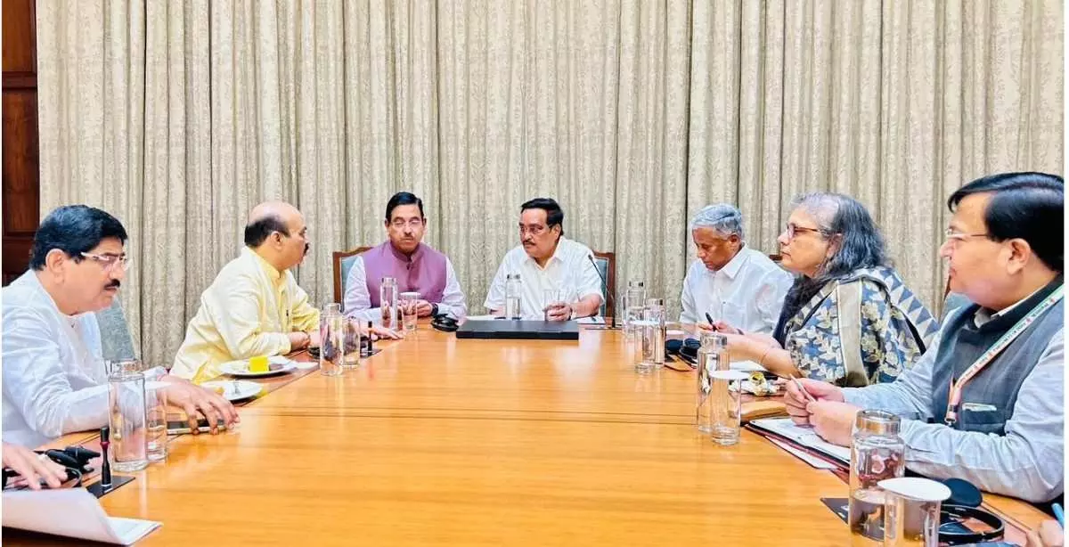 Raising the height of Almatti dam is our right, BJP MP meets Union Minister