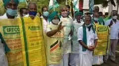 Fertilizer Crisis Continues in State: Farmers Protest Across Several Areas, Scuffles Reported