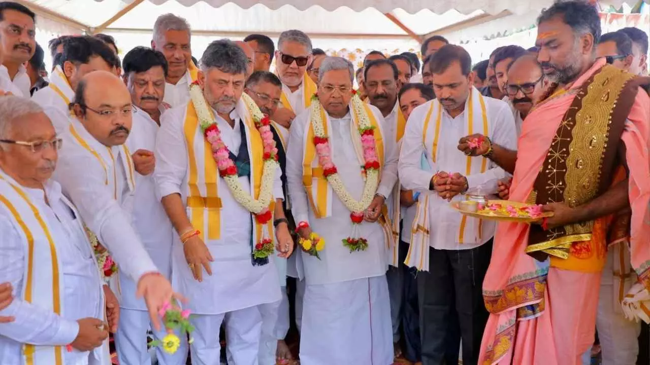 ಮೈಸೂರಿನಲ್ಲಿ ಇಂದಿರಾ ಗಾಂಧಿ ಕಾಂಗ್ರೆಸ್ ಭವನಕ್ಕೆ ಶಂಕುಸ್ಥಾಪನೆ: ಒಂದು ವರ್ಷದೊಳಗೆ ಕಾಮಗಾರಿ ಪೂರ್ಣಗೊಳಿಸಲು ಸಿಎಂ ಸೂಚನೆ ಮೈಸೂರಿನಲ್ಲಿ ಇಂದಿರಾ ಗಾಂಧಿ ಕಾಂಗ್ರೆಸ್ ಭವನಕ್ಕೆ ಶಂಕುಸ್ಥಾಪನೆ: ಒಂದು ವರ್ಷದೊಳಗೆ ಕಾಮಗಾರಿ ಪೂರ್ಣಗೊಳಿಸಲು ಸಿಎಂ ಸೂಚನೆ