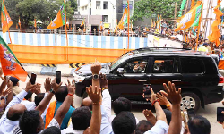 ಮೋದಿ ನೋಡಲು ರಸ್ತೆ ಇಕ್ಕೆಲಗಳಲ್ಲಿ ಜನಸಾಗರ