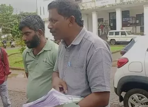 ಧರ್ಮಸ್ಥಳ ಪ್ರಕರಣ | ಮಹಿಳೆಯ ಕೊಲೆ ಪ್ರಕರಣ ತನಿಖೆಗೆ ಪೊಲೀಸರ ನಿರ್ಲಕ್ಷ್ಯ ; ಸಾಮಾಜಿಕ ಕಾರ್ಯಕರ್ತ ಆರೋಪ ಧರ್ಮಸ್ಥಳ ಪ್ರಕರಣ | ಮಹಿಳೆಯ ಕೊಲೆ ಪ್ರಕರಣ ತನಿಖೆಗೆ ಪೊಲೀಸರ ನಿರ್ಲಕ್ಷ್ಯ ; ಸಾಮಾಜಿಕ ಕಾರ್ಯಕರ್ತ ಆರೋಪ
