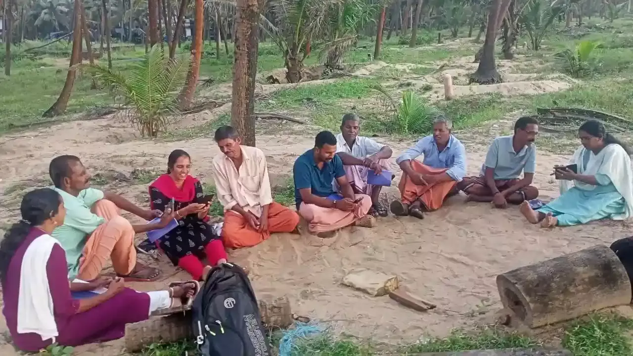 ಕೇರಳ ರಾಜ್ಯಾದ್ಯಂತ ಮನೆ-ಮನೆಗಳಿಗೆ, ಎಂನರೇಗಾ ಕಾರ್ಯಕ್ಷೇತ್ರ, ಸಾರ್ವಜನಿಕ ಸ್ಥಳಗಳಿಗೆ ಭೇಟಿ ನೀಡಿದ ಎನ್ಎಸ್ಎಸ್ ಕಾರ್ಯಕರ್ತರು, ಎಂಜಿನಿಯರಿಂಗ್ ವಿದ್ಯಾರ್ಥಿಗಳು ತರಬೇತಿ ನೀಡುವ ಕೆಲಸದಲ್ಲಿ ನಿರತರಾದರು.