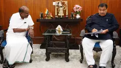 Union Minister Nitin Gadkari meets HDK, appeals for more funds for Mandya district