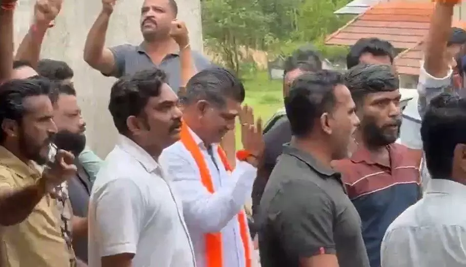 ಧರ್ಮಸ್ಥಳ ಪ್ರಕರಣ| ಸೌಜನ್ಯಪರ ಹೋರಾಟಗಾರ ಮಹೇಶ್‌ ತಿಮರೋಡಿ ಪೊಲೀಸ್‌ ವಶಕ್ಕೆ, ಮಟ್ಟಣ್ಣವರ್‌ ಧ್ವನಿ ಮಾದರಿ ಸಂಗ್ರಹ
