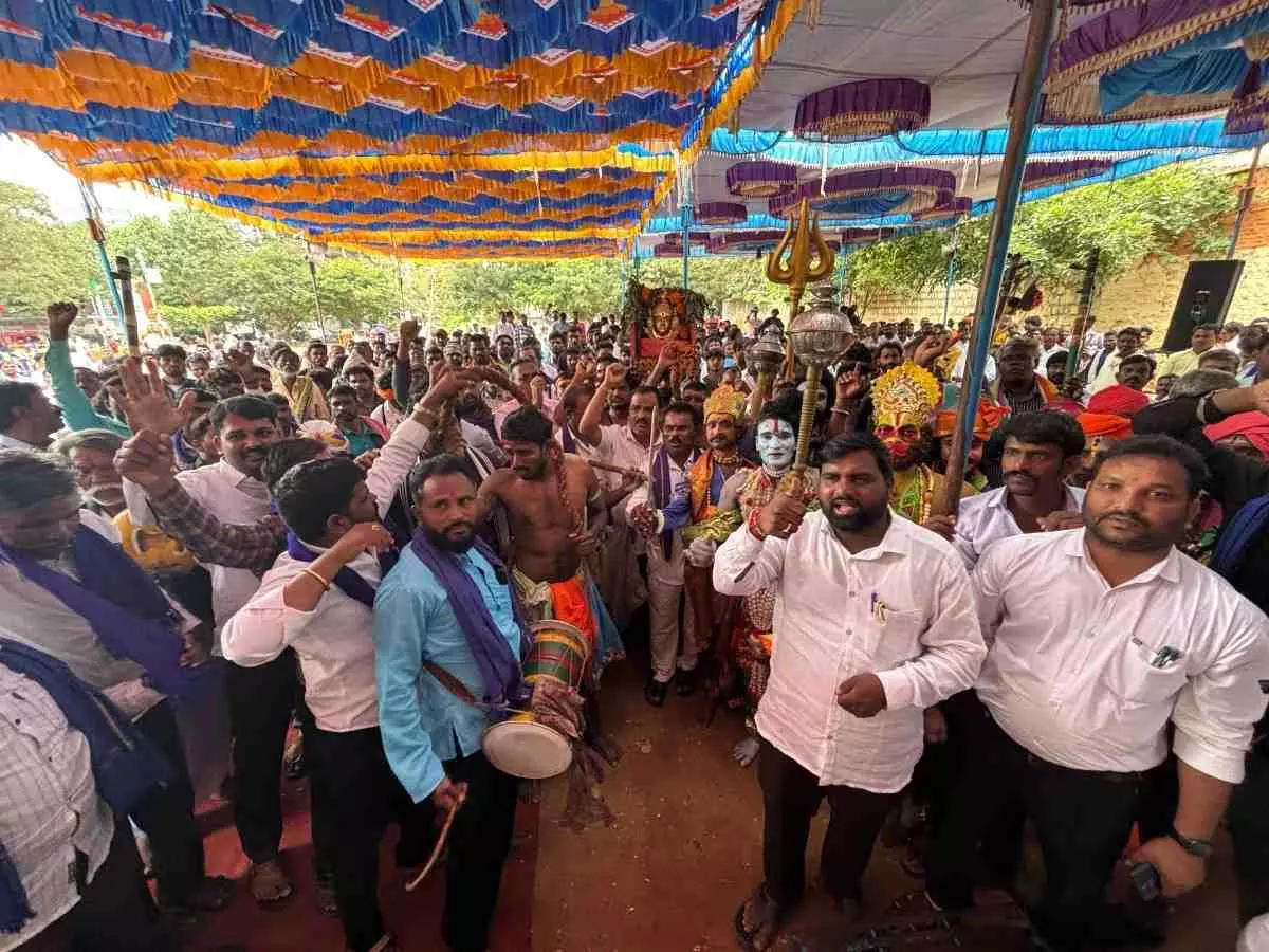 Internal Reservation|Give 2% reservation to the nomadic community, or give it poison