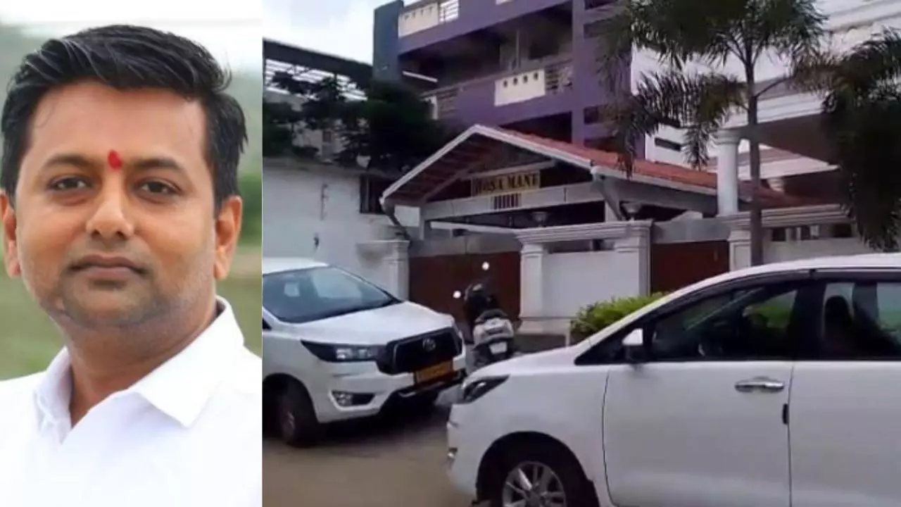 ಚಿತ್ರದುರ್ಗ ಶಾಸಕ ಕೆ.ಸಿ. ವೀರೇಂದ್ರ ಮನೆ, ಕಚೇರು ಸೇರಿ 30 ಕಡೆ ಇಡಿ ದಾಳಿ ಚಿತ್ರದುರ್ಗ ಶಾಸಕ ಕೆ.ಸಿ. ವೀರೇಂದ್ರ ಮನೆ, ಕಚೇರು ಸೇರಿ 30 ಕಡೆ ಇಡಿ ದಾಳಿ
