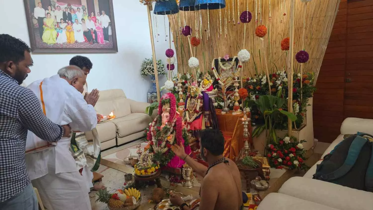 ಧರ್ಮಸ್ಥಳದ ಪಾವಿತ್ರ್ಯತೆಗೆ ಕಳಂಕ ತಂದವರಿಗೆ ದೈವಿಕ ಶಿಕ್ಷೆ ತಪ್ಪದು; ಮಾಜಿ ಪ್ರಧಾನಿ ದೇವೇಗೌಡರ ಎಚ್ಚರಿಕೆ ಧರ್ಮಸ್ಥಳದ ಪಾವಿತ್ರ್ಯತೆಗೆ ಕಳಂಕ ತಂದವರಿಗೆ ದೈವಿಕ ಶಿಕ್ಷೆ ತಪ್ಪದು; ಮಾಜಿ ಪ್ರಧಾನಿ ದೇವೇಗೌಡರ ಎಚ್ಚರಿಕೆ