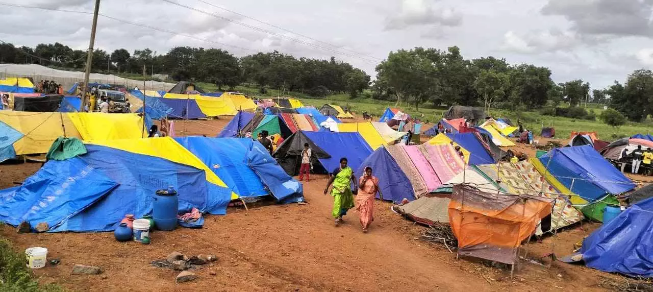 ಆಳುವ ಸರ್ಕಾರಕ್ಕೆ ಕೇಳಲಿಲ್ಲವೇ ಅಲೆಮಾರಿಗಳ ಅಳಲು ; ಅಸಹನೀಯ ಬದುಕಿನ ಹೊಣೆ ಯಾರು? ಆಳುವ ಸರ್ಕಾರಕ್ಕೆ ಕೇಳಲಿಲ್ಲವೇ ಅಲೆಮಾರಿಗಳ ಅಳಲು ; ಅಸಹನೀಯ ಬದುಕಿನ ಹೊಣೆ ಯಾರು?