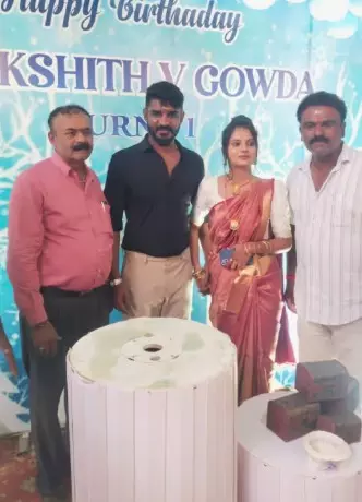 ಹಾಸ್ಯ ನಟ ಚಿಕ್ಕಣ್ಣ ವೈವಾಹಿಕ ಜೀವನಕ್ಕೆ: ಉದ್ಯಮಿ ಪಾವನಾ ಜೊತೆ ನಿಶ್ಚಿತಾರ್ಥ ಹಾಸ್ಯ ನಟ ಚಿಕ್ಕಣ್ಣ ವೈವಾಹಿಕ ಜೀವನಕ್ಕೆ: ಉದ್ಯಮಿ ಪಾವನಾ ಜೊತೆ ನಿಶ್ಚಿತಾರ್ಥ