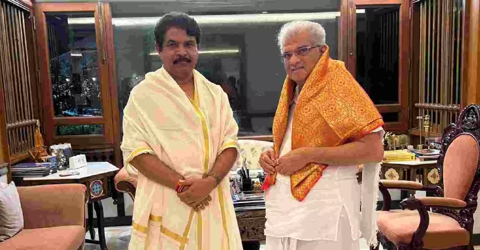 ಹಿಂದೂ ಧರ್ಮ, ಶ್ರದ್ಧಾ ಕೇಂದ್ರಗಳ ಟೂಲ್ ಕಿಟ್ ದಾಳಿ : ಧರ್ಮಸ್ಥಳದಲ್ಲಿ ಪ್ರತಿಪಕ್ಷ ನಾಯಕ ಆರ್. ಅಶೋಕ್ ಆರೋಪ ಹಿಂದೂ ಧರ್ಮ, ಶ್ರದ್ಧಾ ಕೇಂದ್ರಗಳ ಟೂಲ್ ಕಿಟ್ ದಾಳಿ : ಧರ್ಮಸ್ಥಳದಲ್ಲಿ ಪ್ರತಿಪಕ್ಷ ನಾಯಕ ಆರ್. ಅಶೋಕ್ ಆರೋಪ