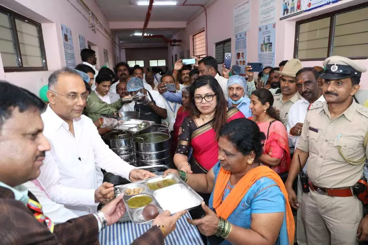 ವಿಶೇಷ ಪೌಷ್ಟಿಕ ಆಹಾರ ಯೋಜನೆಗೆ ಆರೋಗ್ಯ ಸಚಿವ ದಿನೇಶ್ ಗುಂಡೂರಾವ್ ಹಸಿರು ನಿಶಾನೆ ವಿಶೇಷ ಪೌಷ್ಟಿಕ ಆಹಾರ ಯೋಜನೆಗೆ ಆರೋಗ್ಯ ಸಚಿವ ದಿನೇಶ್ ಗುಂಡೂರಾವ್ ಹಸಿರು ನಿಶಾನೆ