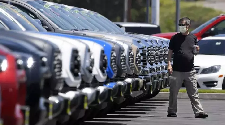 Why are the new GST rates a big boon for the auto industry? Why are the new GST rates a big boon for the auto industry?