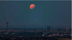 ಭೂಮಿಯ ನೆರಳಿನಲ್ಲಿ ಕೆಂಪಾಗುವ ಚಂದ್ರ; ಇಂದು ಸಂಪೂರ್ಣ ಚಂದ್ರಗ್ರಹಣ; ಏನಿದರ ವಿಶೇಷ?