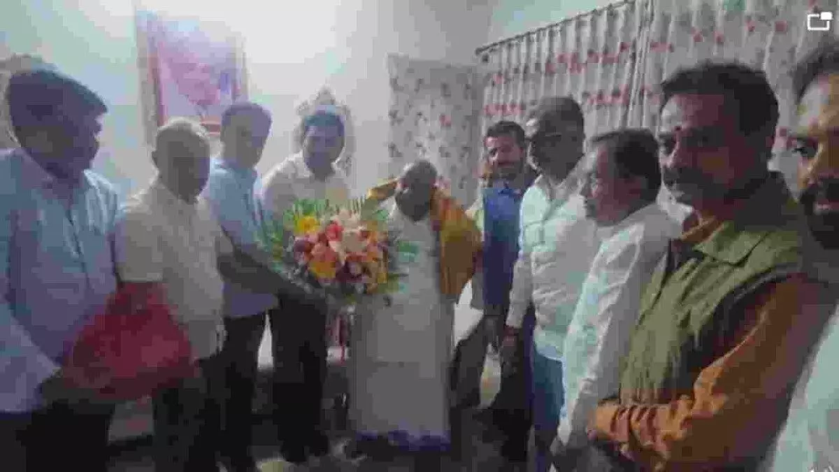 BJP Delegation Led by B.Y. Vijayendra Meets Deve Gowda BJP Delegation Led by B.Y. Vijayendra Meets Deve Gowda