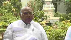 ಮೋದಿ, ಶಾ ಬಳಿ ಕೇಳು ಸಂಕಷ್ಟ ಹೇಳಿಕೊಳ್ಳಲು ಬಂದ ರೈತನ ಮೇಲೆ ಖರ್ಗೆ ಸಿಡಿಮಿಡಿ; ಬಿಜೆಪಿ ಟೀಕೆ