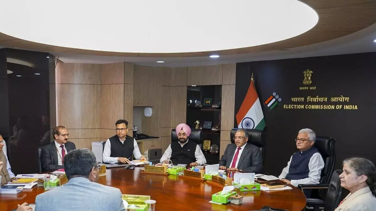 Special revision of voter list across the country: Important meeting of Election Commission with CEOs of states Special revision of voter list across the country: Important meeting of Election Commission with CEOs of states