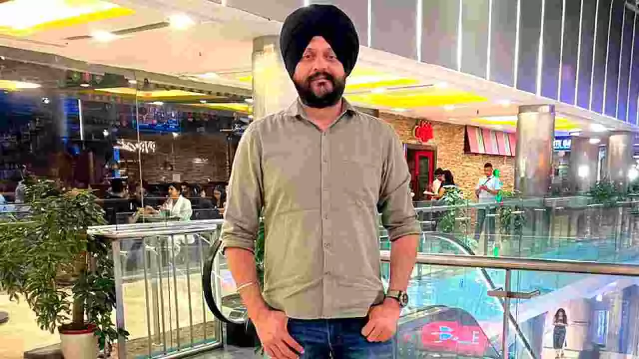 ಬಿಎಂಡಬ್ಲ್ಯು -ಬೈಕ್ ಡಿಕ್ಕಿ: ಕೇಂದ್ರ ಹಣಕಾಸು ಇಲಾಖೆ ಅಧಿಕಾರಿ ದುರ್ಮರಣ, ಚಾಲಕಿ ಬಂಧನ ಬಿಎಂಡಬ್ಲ್ಯು -ಬೈಕ್ ಡಿಕ್ಕಿ: ಕೇಂದ್ರ ಹಣಕಾಸು ಇಲಾಖೆ ಅಧಿಕಾರಿ ದುರ್ಮರಣ, ಚಾಲಕಿ ಬಂಧನ