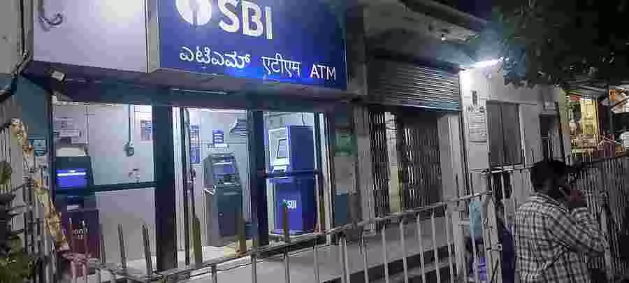 ವಿಜಯಪುರ ಜಿಲ್ಲೆಯ ಚಡಚಣ ಎಸ್‌ಬಿಐನಲ್ಲಿ ದರೋಡೆ; 8 ಕೋಟಿ ರೂ, 50 ಕೆ.ಜಿ. ಚಿನ್ನ ಲೂಟಿ