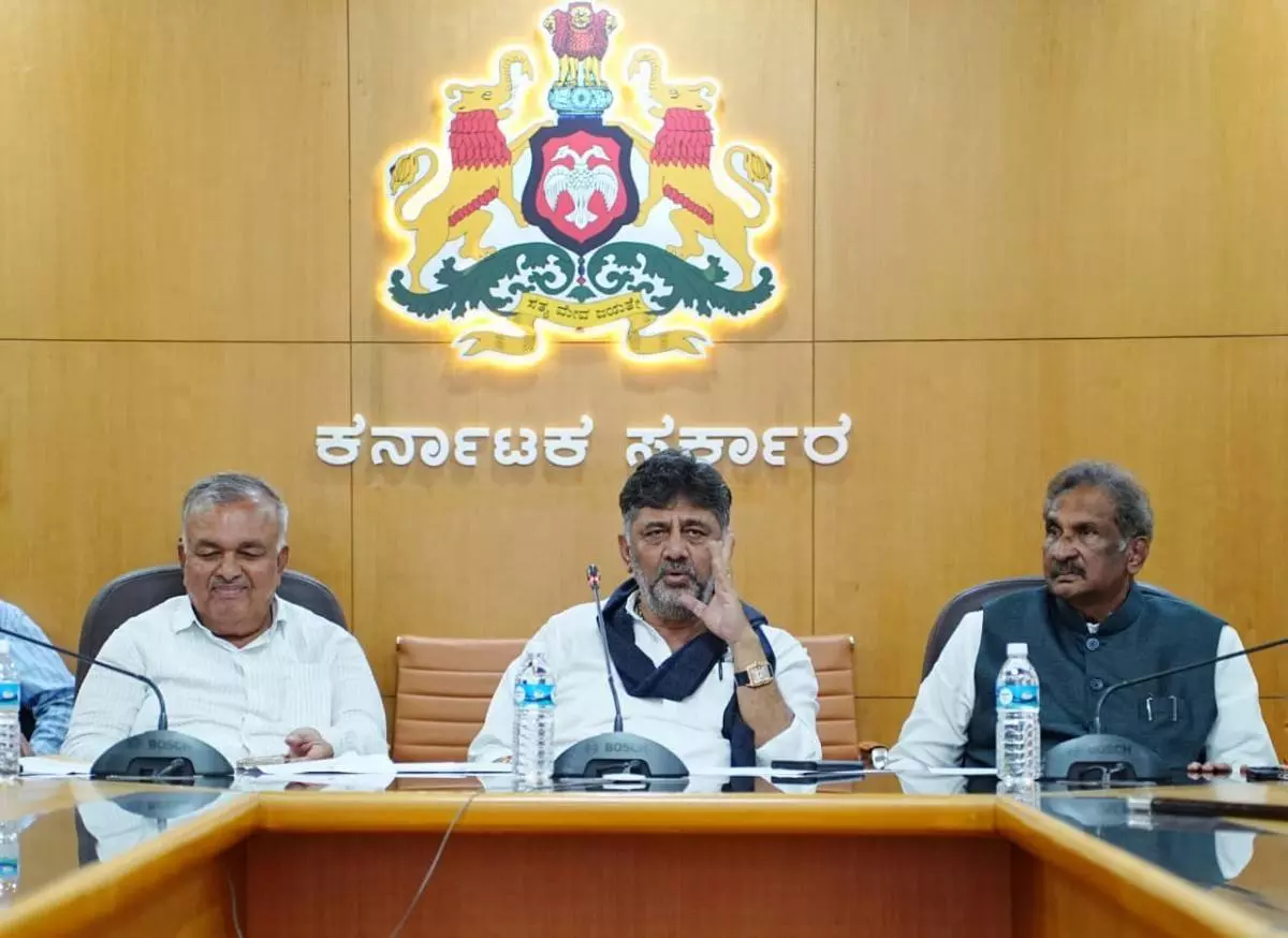 Action against those who throw garbage everywhere, deadline set for closing potholes