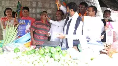 ಬೆಂಗಳೂರು, ಶಿವಮೊಗ್ಗದಲ್ಲಿ ಬಿಜೆಪಿ ಕಾರ್ಯಕರ್ತರಿಂದ ಜಿಎಸ್‌ಟಿ ಉತ್ಸವ ಆಚರಣೆ