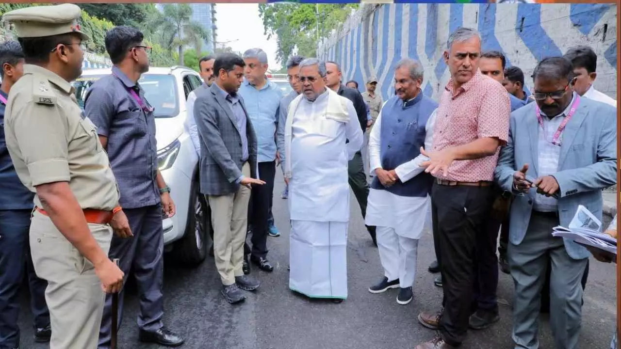 ಸಿಎಂ ನಗರ ಪ್ರದಕ್ಷಿಣೆ, ತ್ಯಾಜ್ಯ ಕಂಡು ಕೆಂಡಾಮಂಡಲ, ಡಿಕೆಶಿ ಅನುಪಸ್ಥಿತಿ ಚರ್ಚೆಗೆ ಗ್ರಾಸ