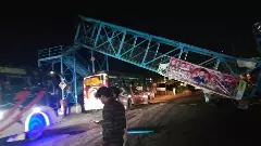 ಬೆಂಗಳೂರು-ತಿರುಪತಿ ಹೆದ್ದಾರಿಯಲ್ಲಿ ಸ್ಕೈವಾಕ್ ಕುಸಿತ: 3 ಕಿ.ಮೀ. ಟ್ರಾಫಿಕ್ ಜಾಮ್