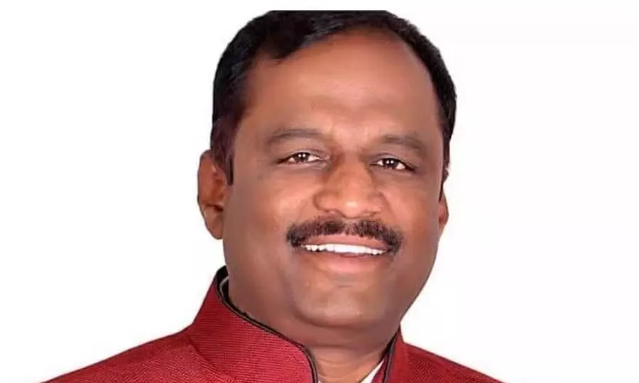 ರೇಷ್ಮೆ ಮಂಡಳಿ ನೂತನ ಅಧ್ಯಕ್ಷರಾಗಿ ಗಂಗಾಧರ್ ನೇಮಕ ರೇಷ್ಮೆ ಮಂಡಳಿ ನೂತನ ಅಧ್ಯಕ್ಷರಾಗಿ ಗಂಗಾಧರ್ ನೇಮಕ