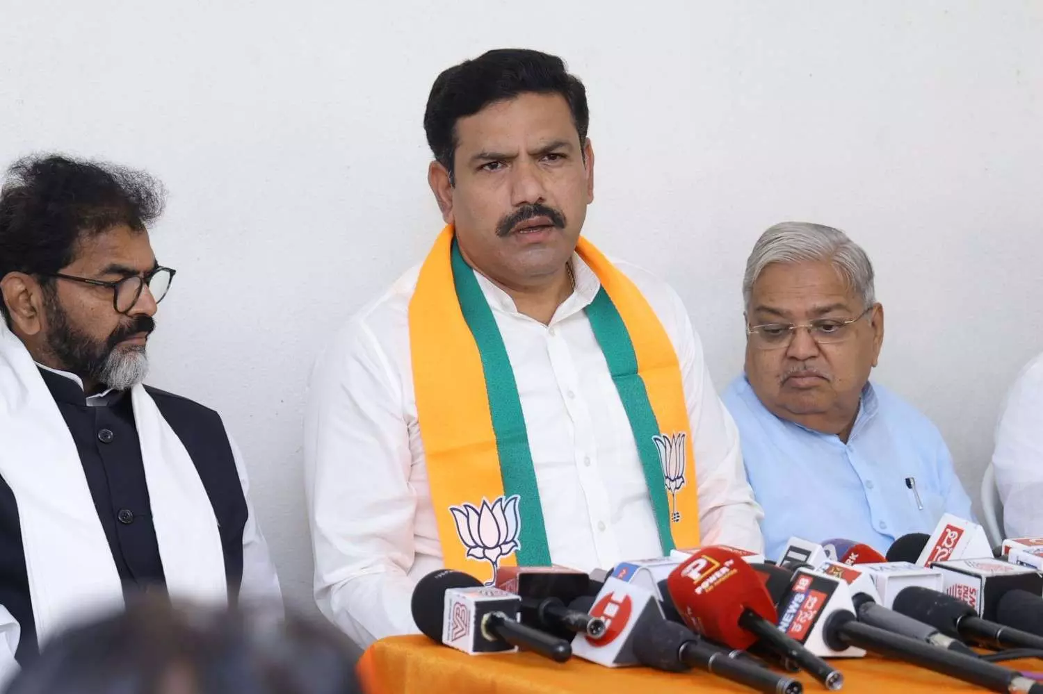 ಮೊದಲು ಖರ್ಗೆ ಕುಟುಂಬಕ್ಕೆ ಪರಿಹಾರ ಕೊಡಿ; ಬಿ.ವೈ ವಿಜಯೇಂದ್ರ ಲೇವಡಿ