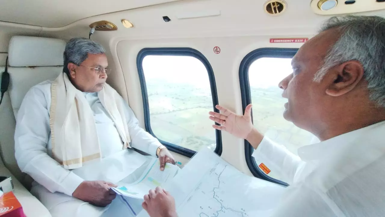 ಕಲಬುರಗಿ ಜಿಲ್ಲೆಯಲ್ಲಿ ಬೆಳೆ ಹಾನಿಯ ವೈಮಾನಿಕ ಪರಿಶೀಲನೆ ನಡೆಸಿದ ಸಿ.ಎಂ ಸಿದ್ದರಾಮಯ್ಯ