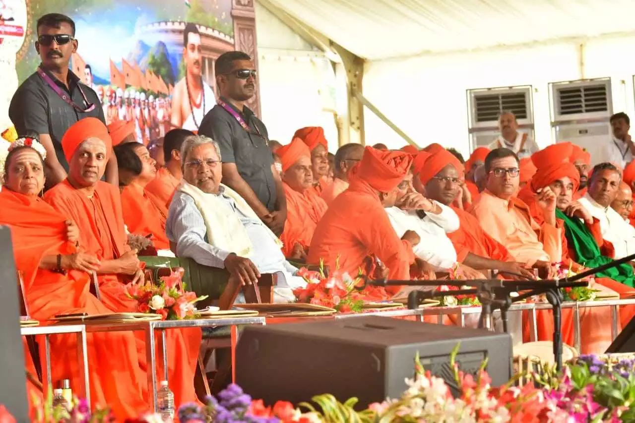 ಶರಣ ಸಂಸ್ಕೃತಿ ಆಚರಣೆಯನ್ನು ಸದಾ ಅನುಸರಿಸುವುದು ಸೇರಿ ಐದು ನಿರ್ಣಯ ಅಂಗೀಕಾರ