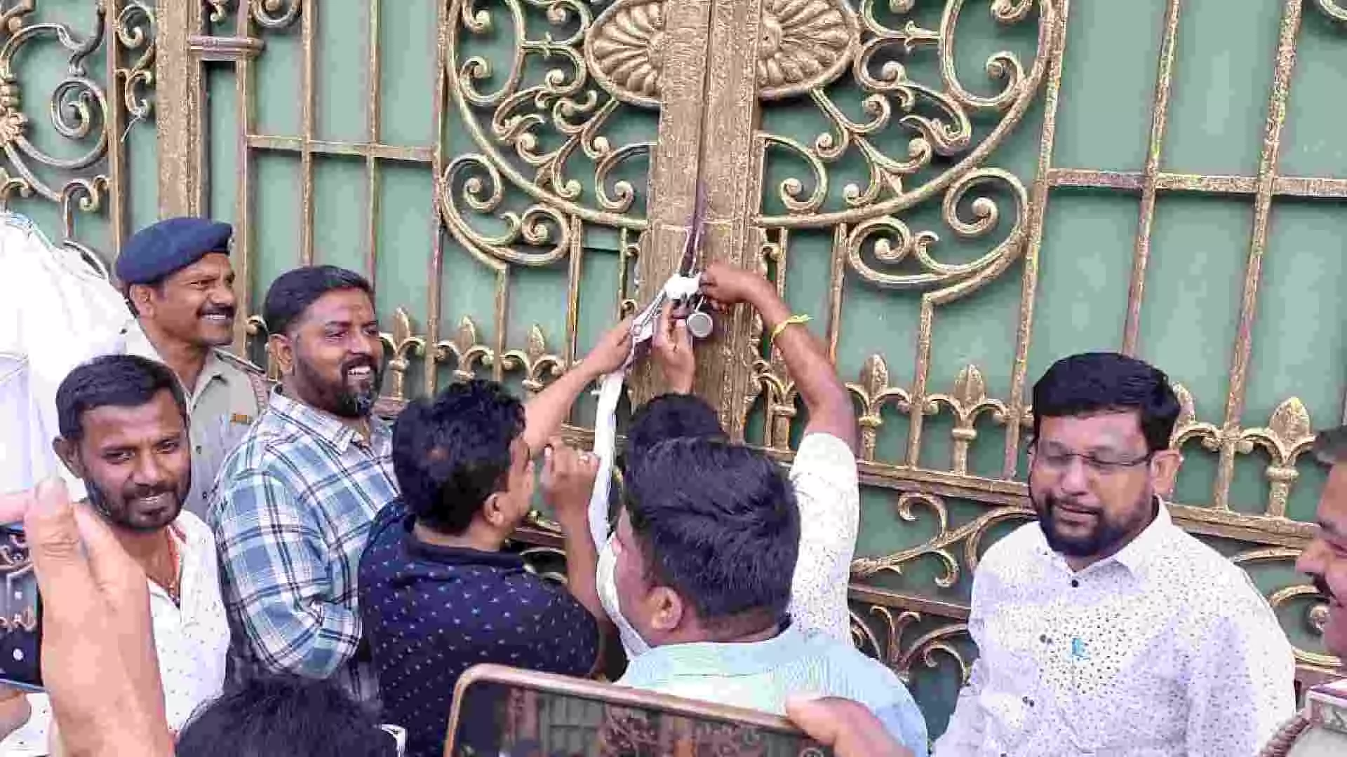 ಬಿಗ್ ಬಾಸ್ ಶೋಗೆ ಸಂಕಷ್ಟ: ಅನುಮತಿ ಇಲ್ಲದ ಆರೋಪ, ಜಾಲಿವುಡ್ ಪಾರ್ಕ್‌ಗೆ ಬೀಗ ಜಡಿದ ಅಧಿಕಾರಿಗಳು