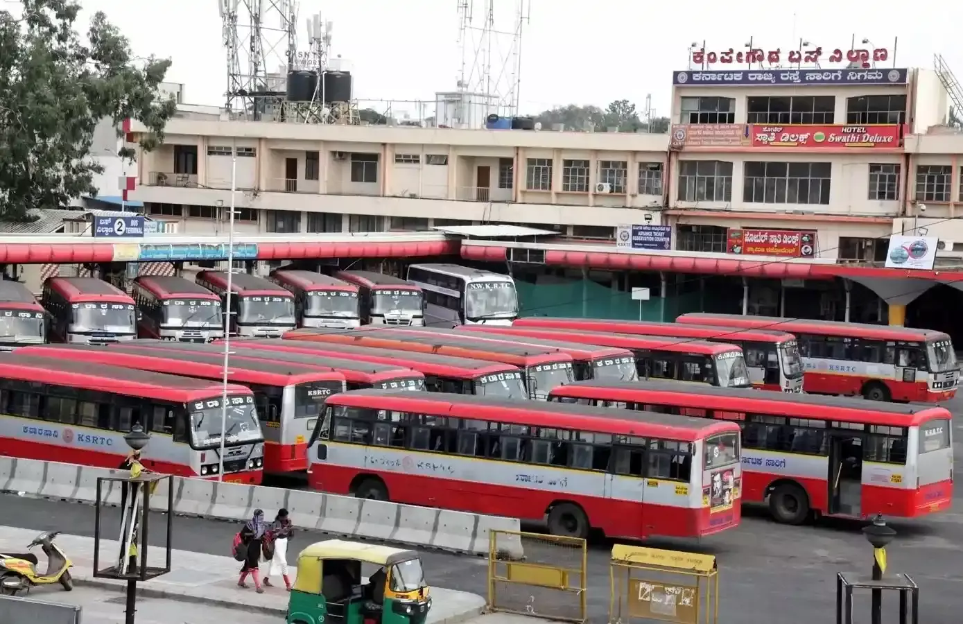 ಈಡೇರದ ಬೇಡಿಕೆ; ಮತ್ತೆ ಸಾರಿಗೆ ನೌಕರರ ಮುಷ್ಕರ, ಐದು ದಿನ ಈ ಜಿಲ್ಲೆಗಳಲ್ಲಿ ಇರಲ್ಲ ಬಸ್ ಸೇವೆ ಈಡೇರದ ಬೇಡಿಕೆ; ಮತ್ತೆ ಸಾರಿಗೆ ನೌಕರರ ಮುಷ್ಕರ, ಐದು ದಿನ ಈ ಜಿಲ್ಲೆಗಳಲ್ಲಿ ಇರಲ್ಲ ಬಸ್ ಸೇವೆ