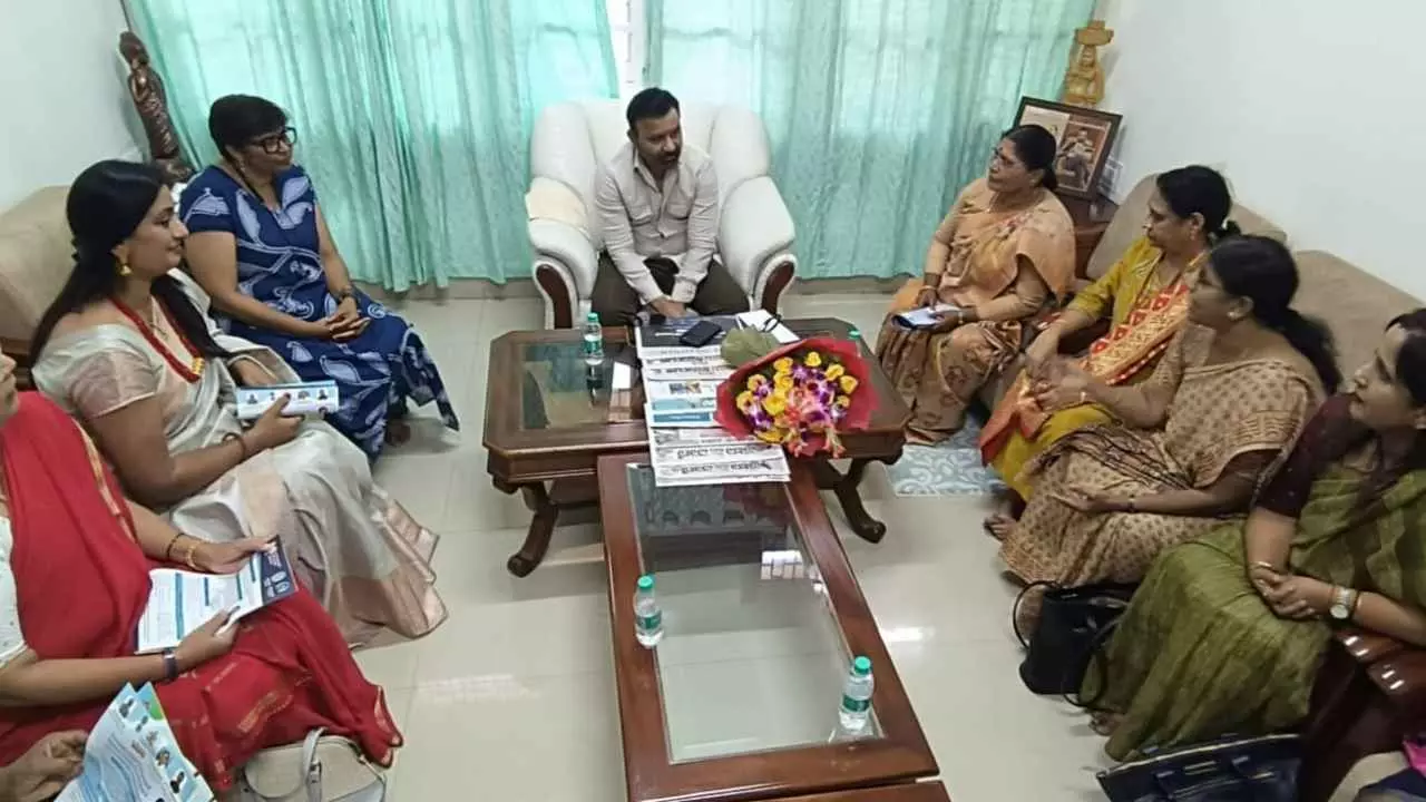 ಮುಟ್ಟಿನ ರಜೆ: ವರ್ಷಕ್ಕೆ 6 ದಿನ ನೀಡಲು ಸಮಿತಿ ಶಿಫಾರಸು, ಸರ್ಕಾರದ ಇಲಾಖೆಗಳಲ್ಲಿ ಭಿನ್ನಮತ ಮುಟ್ಟಿನ ರಜೆ: ವರ್ಷಕ್ಕೆ 6 ದಿನ ನೀಡಲು ಸಮಿತಿ ಶಿಫಾರಸು, ಸರ್ಕಾರದ ಇಲಾಖೆಗಳಲ್ಲಿ ಭಿನ್ನಮತ
